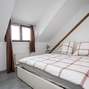 In Suedost Fuer 4 Personen We5 Apartment Leipzig